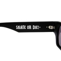 OC.CL.4203-0101-Oculos-de-Sol-Unissex-SK8-Hardflip-Classico-Preto--3-