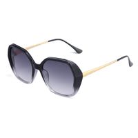 OC.CL.3435-2001.1--Oculos-de-Sol-Feminino-Chilli-Beans-Quadrado-Cristal-Degrade-Preto--3-.jpg