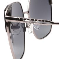 OC.CL.5139-2001.1--Oculos-de-Sol-Feminino-Risque-Quadrado-Polarizado-Degrade-Preto--4-.jpg