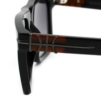 OC.CL.5179.0--Oculos-de-Sol-Masculino-NBA-Miami-Heat-Quadrado-Polarizado-Preto-Brilho--2-