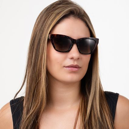 OC.CL.5222.1--Oculos-de-Sol-Feminino-Marilia-Mendonca-Cat-Polarizado-Degrade-Marrom---1-