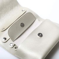 AC.LI.1011.0--Estojo-Para-Oculos-Chilli-Beans-Dourado--4-