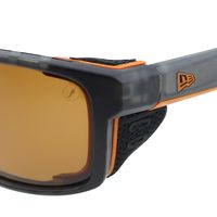OC.ES.1560-0201.1-Oculos-de-Sol-Masculino-New-Era-Esporte-Polarizado-Marrom--1-