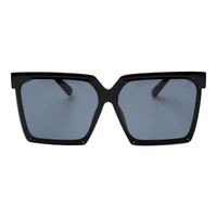 OC.CL.4570-0501.1-Oculos-de-Sol-Feminino-Chilli-Beans-Quadrado-Fume-Preto--1-